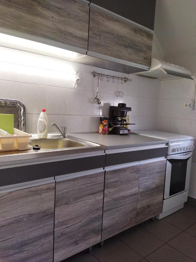 Naszály Kapuja vendégház Kosd Esterno foto